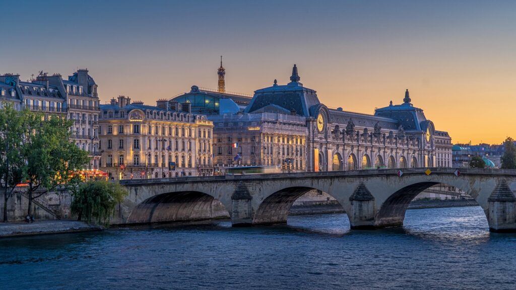 Discover Museum Travel Secrets